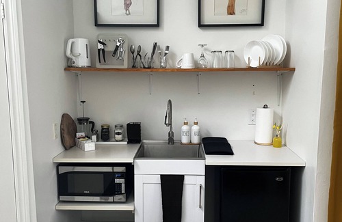 Elora Apartment | Downtown Elora Private Getaway - Lofty Haven