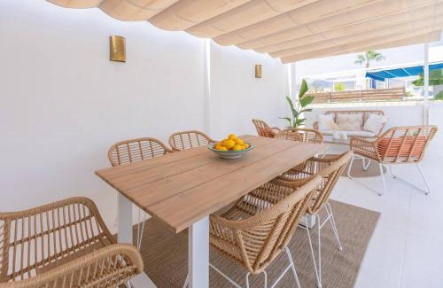 La Goleta Apartment | Downtown flat with 46 sqm private rooftop terrace