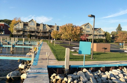 Frankfort Condo | Downtown Frankfort Condo overlooking Betsie Bay