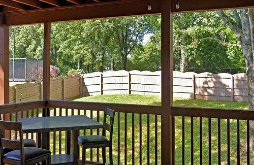 Florence House | Downtown Gem 2 Br w Spacious Yard