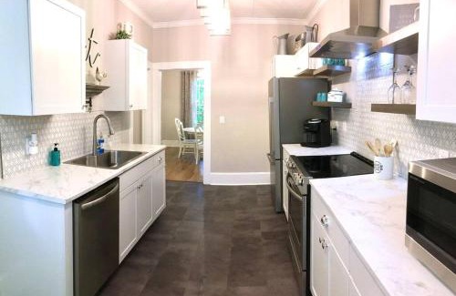 Newton House | Downtown Gem- Walking Distance to Newton Square