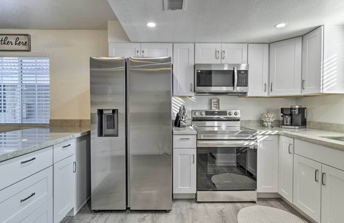 Gilbert Condo | Downtown Gilbert Condo w/Screened Porch!