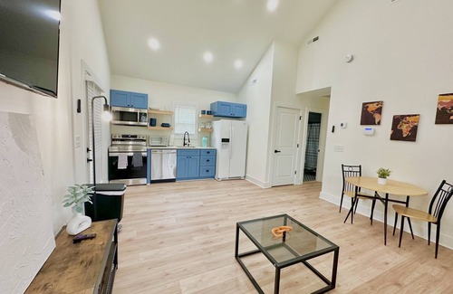 Conestee Cottage | Downtown Greenville White House