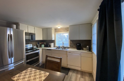 Redmond House | Downtown Hub - Dog Friendly