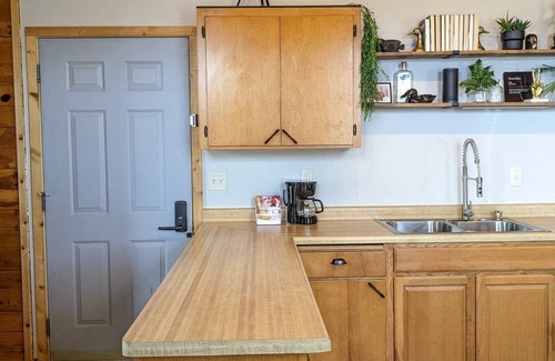 Isle Apartment | Downtown Isle; one block to Lake Mille Lacs