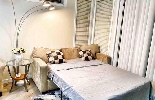 North End Apartment | Downtown Kelowna 2 Bdrm 2 Bath Waterfront Condo
