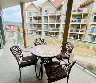 North End Apartment | Downtown Kelowna 2 Bdrm 2 Bath Waterfront Condo