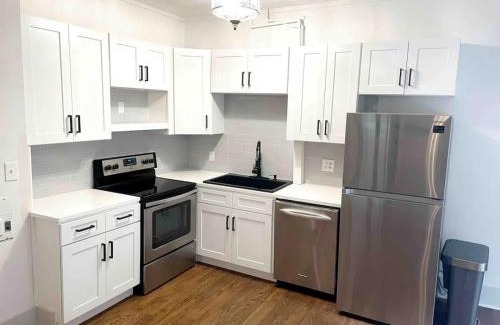 Downtown Knoxville Apartment | Downtown Knoxville Gem with King Bed and Free Parking