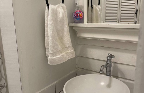 Freetown - Port Rico Apartment | Downtown Lafayette Gem-Stylish 1BR Apartment!