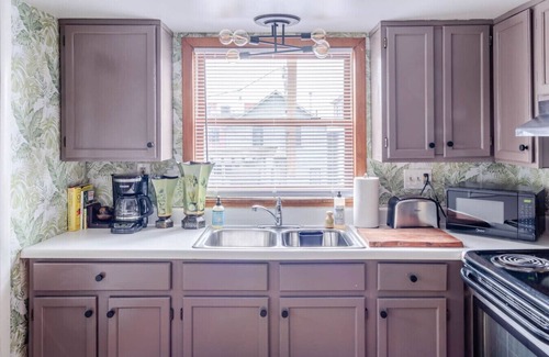 South End Apartment | Downtown Lakefront Hideaway