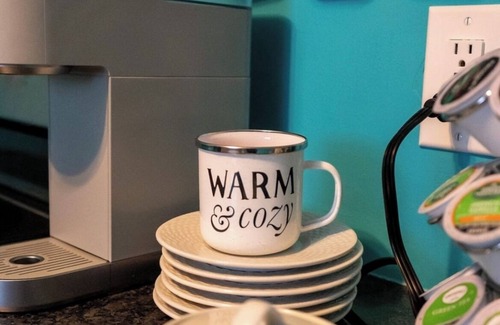 Lancaster Apartment | DOWNTOWN Lancaster Studio Apartment! “Modern Meets Vintage.”