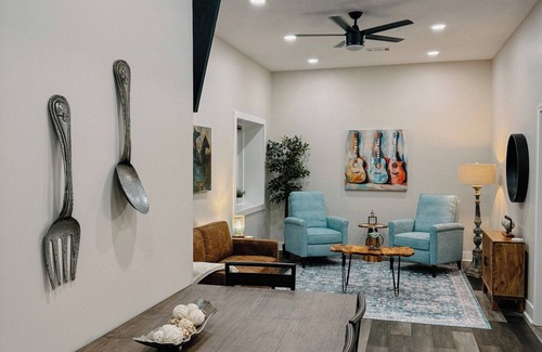 Aberdeen Apartment | Downtown Loft nCozy 1-bedroom apartment in adorable Aberdeen with WiFi