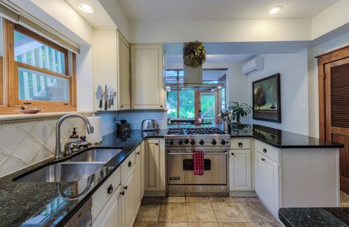 Downtown House | Downtown Marvel in unbeatable location!