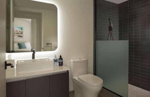 Downtown Miami Hotel | Downtown Miami near cruise port, Kaseya Center & Bayside Park; walking distance