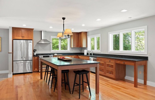Middlebury House | Downtown Middlebury River House