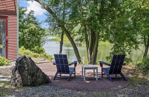Middlebury House | Downtown Middlebury River House