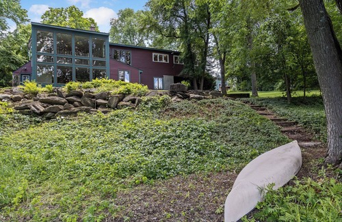 Middlebury House | Downtown Middlebury River House