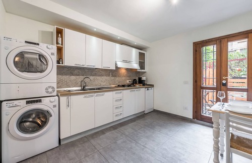 Old Town Apartment | [DOWNTOWN MODENA WITH PARKING AND SMALL GARDEN] AT THE MULEIN