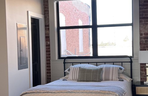 Clovis Apartment | Downtown Modern Loft Apartment