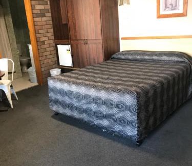 Wollongong Hotel | Downtown Motel