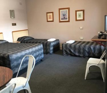 Wollongong Hotel | Downtown Motel