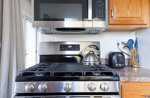 Napa Condo | Downtown Napa! Unit B Walk to Everything!