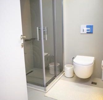 Antalya City Centre Apartment | Downtown Oasis - Spacious Modern 3-BR Flat near Beachpark
