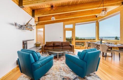 Downtown Anchorage House | Downtown Oceanview Luxury Home