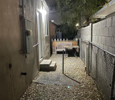 Garfield House | DOWNTOWN PHOENIX ARTS ASU STADIUM 1 BEDRooM GUEST HOUSE SUITE