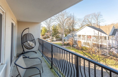 The Pines Condo | Downtown Rehoboth Beach 1 Block from Rehoboth Ave Sleeps 4