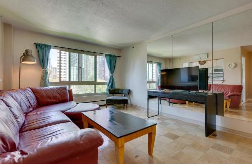 Downtown Seattle Apartment | Downtown Seattle Condo with Rooftop Deck and Views!