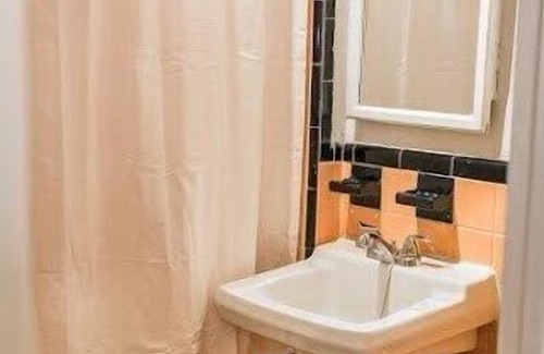 Chinatown Apartment | Downtown Studio Apt, near Tufts Med, BMC, MGF