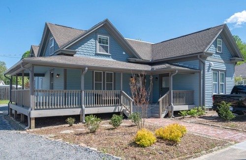 Brevard Apartment | Downtown studio in Brevard - Lumberyard Arts District