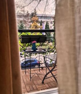 Old Town Apartment | Downtown studio-loft