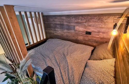 Old Town Apartment | Downtown studio-loft