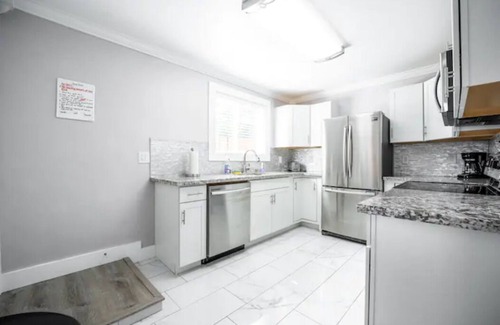 Hilltop House | DOWNTOWN TACOMA HOUSE OF GRAY #3