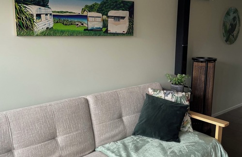 Mount Maunganui Apartment | Downtown the Mount - Walk to the beach, harbour, shops and restaurants!