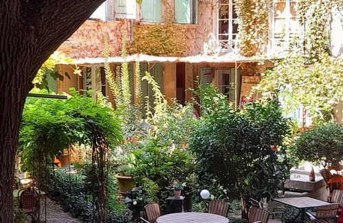 Avignon City Centre Apartment | Downtown/unique and bohemian 65m2/1 bedroom