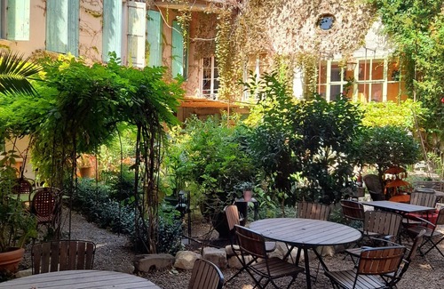 Avignon City Centre Apartment | Downtown/unique and bohemian 65m2/1 bedroom