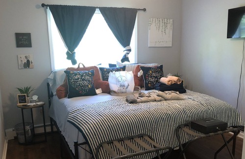Peekskill House | Downtown Unique GuestSuite 3bedrooms Allergy-friendly 100% organic products