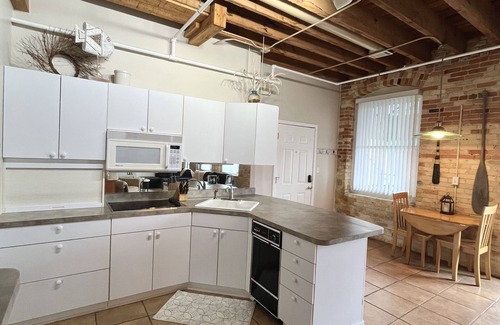 Grand Haven Condo | Downtown Waterfront! Cozy Space in the heart of Grand Haven!