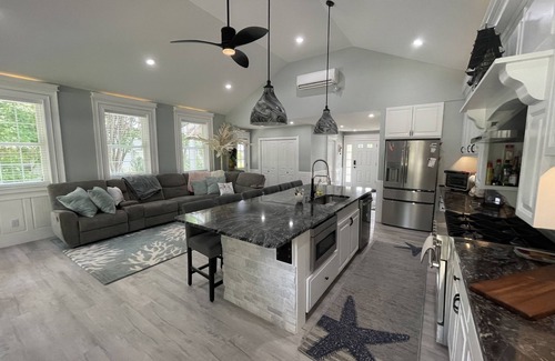 Westerly House | Downtown Westerly and Misquamicut Getaway with Beautiful Outdoor Kitchen