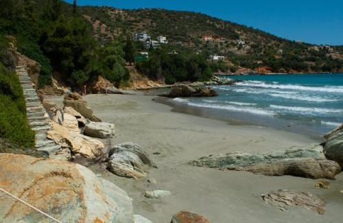 Agii Apostoli Apartment | Dr Spyrou seafront villa