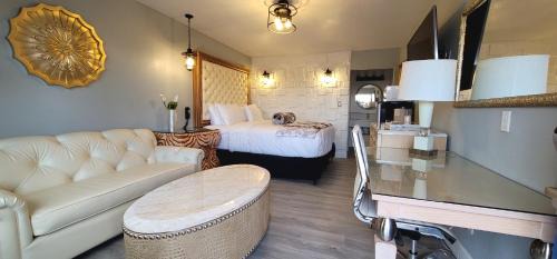Hastings Hotel | Dragonfly Inn & Suites