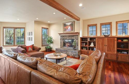River West House | Drake Park Villa
