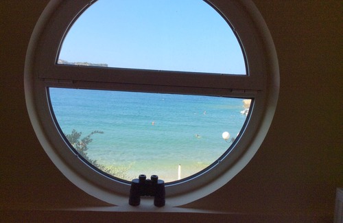 Lygaria Apartment | Dream apartment in a top location directly on the beach, with beautiful sea views