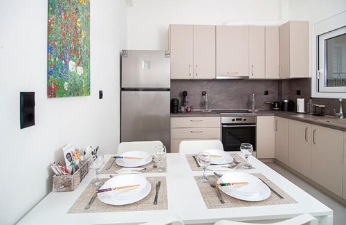 Kiparissia Apartment | Dream apartment next to the sea