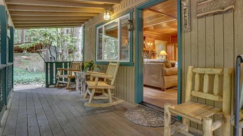 Brightwood House | Dream Catcher Cabin - Meredith Lodging