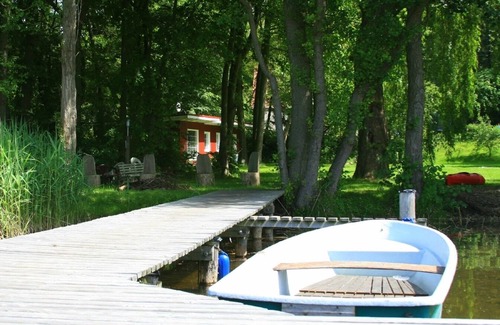 Guestrow House | Dream house on the Inselsee, with private lake access, jetty and bathing facilities