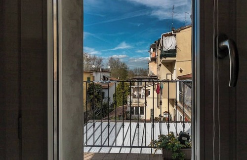 Jesi House | Dream House With Balcony